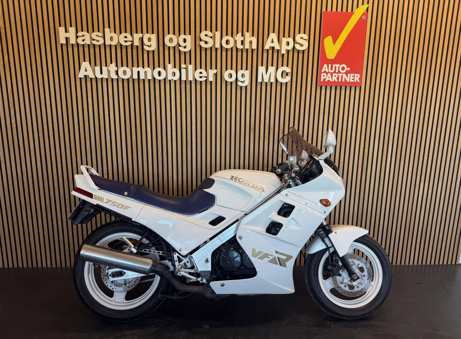 Honda VFR 750 F Touring 1986 til salg på MChandel